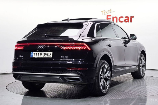 2021 Audi Q8 с пробегом 57 826 км