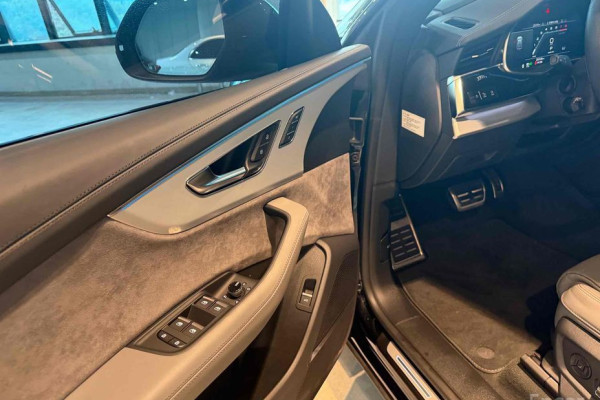 2022 Audi Q8 с пробегом 26 000 км