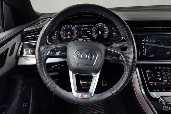 2020 Audi Q8 с пробегом 130 600 км