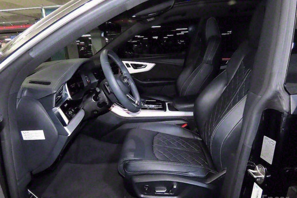 2021 Audi Q8 с пробегом 102 319 км