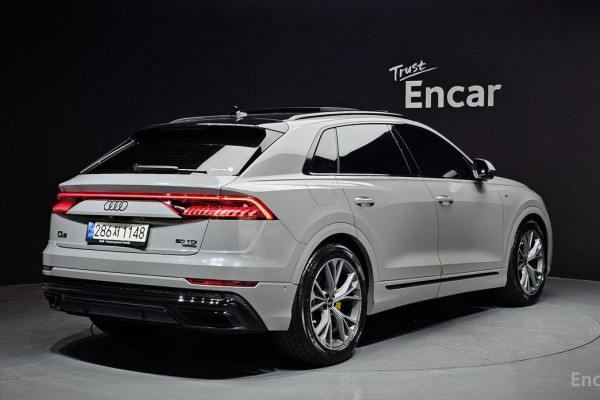 2021 Audi Q8 с пробегом 83 419 км
