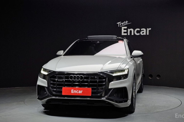 2021 Audi Q8 с пробегом 83 419 км
