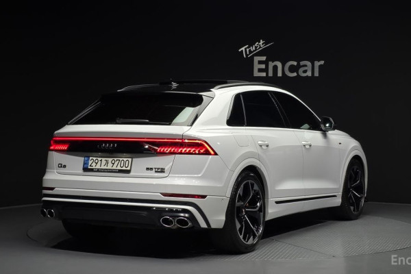 2021 Audi Q8 с пробегом 82 075 км