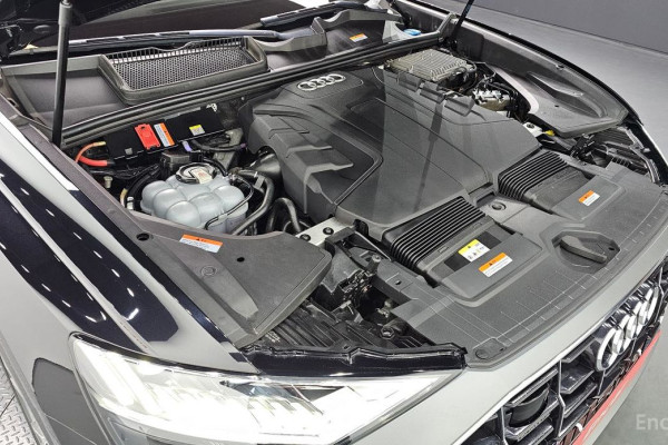 2021 Audi Q8 с пробегом 57 826 км