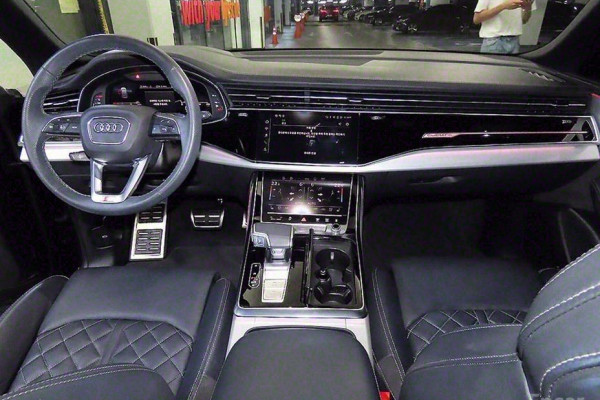 2021 Audi Q8 с пробегом 102 319 км