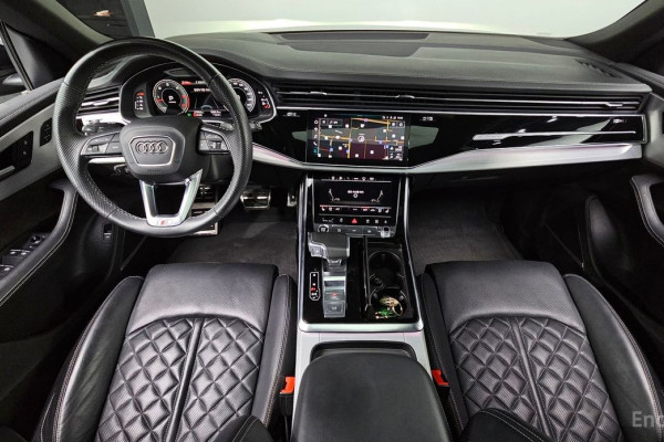 2021 Audi Q8 с пробегом 57 826 км