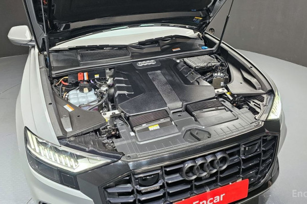 2021 Audi Q8 с пробегом 83 419 км