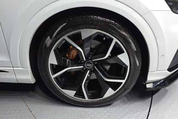 2021 Audi Q8 с пробегом 82 075 км