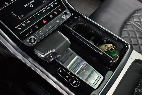 2021 Audi Q8 с пробегом 57 826 км