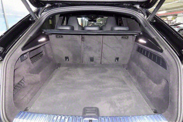 2021 Audi Q8 с пробегом 102 319 км