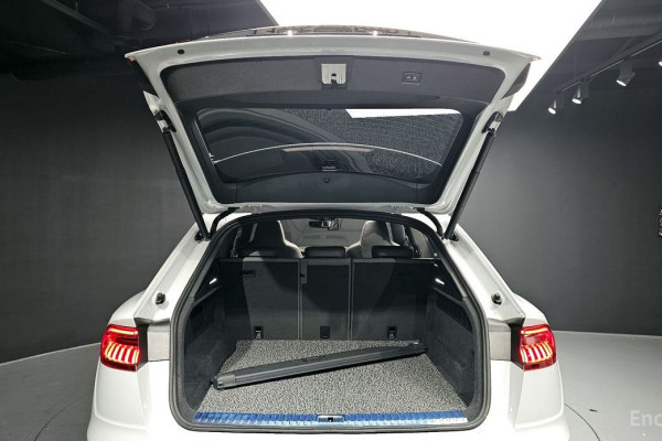 2020 Audi Q8 с пробегом 58 320 км