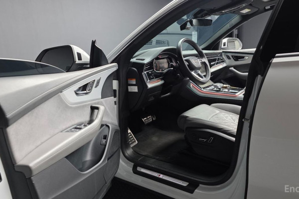 2022 Audi Q8 с пробегом 69 698 км
