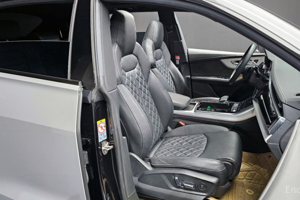 2021 Audi Q8 с пробегом 83 419 км