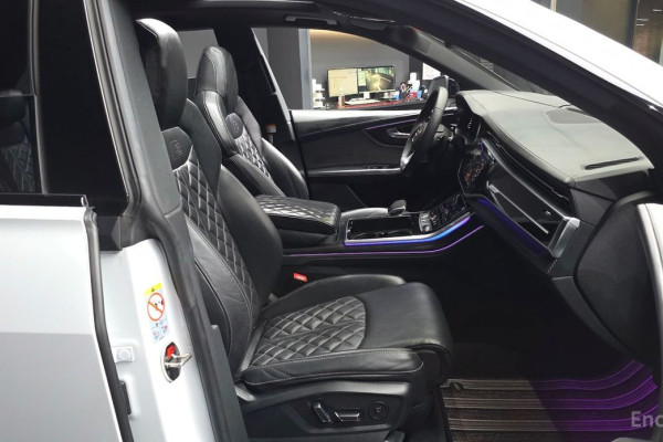 2021 Audi Q8 с пробегом 82 075 км