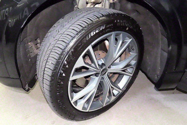 2021 Audi Q8 с пробегом 102 319 км