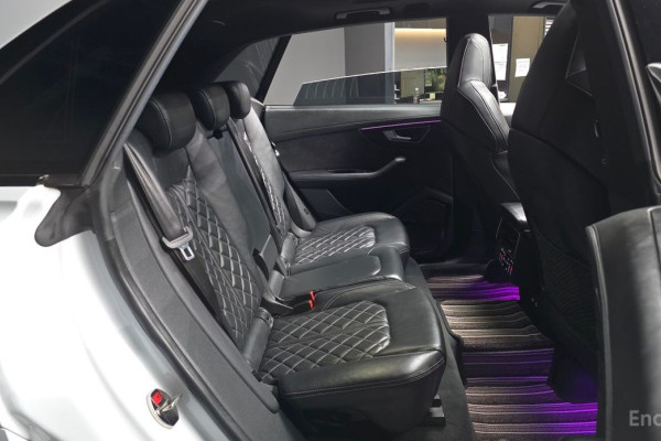 2021 Audi Q8 с пробегом 82 075 км