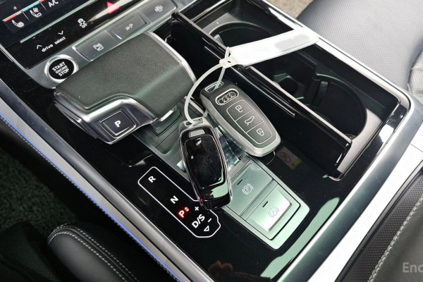 2021 Audi Q8 с пробегом 43 291 км