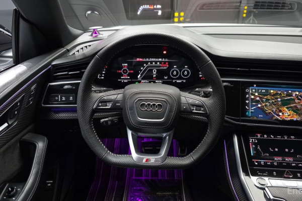 2021 Audi Q8 с пробегом 82 075 км