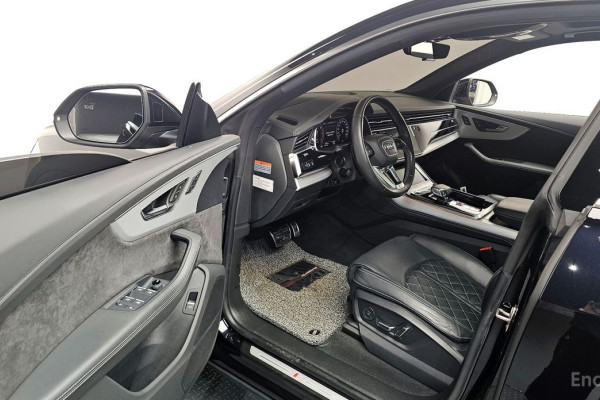 2021 Audi Q8 с пробегом 43 291 км