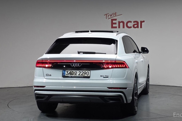 2020 Audi Q8 с пробегом 90 978 км