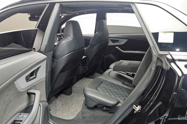 2021 Audi Q8 с пробегом 43 291 км