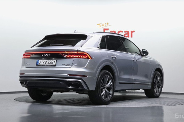 2022 Audi Q8 с пробегом 96 025 км
