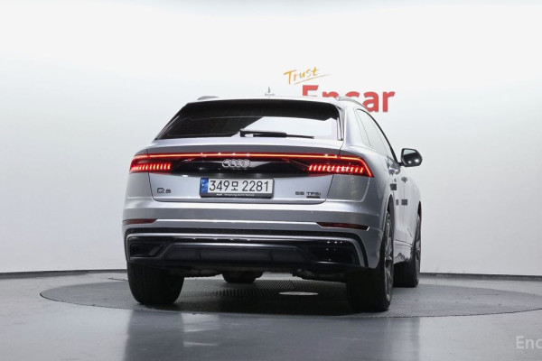 2022 Audi Q8 с пробегом 96 025 км