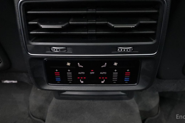 2021 Audi Q8 с пробегом 58 430 км