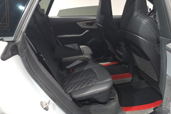 2020 Audi Q8 с пробегом 90 978 км