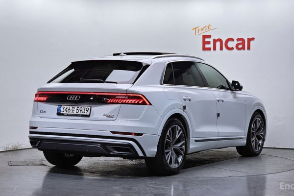 2021 Audi Q8 с пробегом 87 025 км