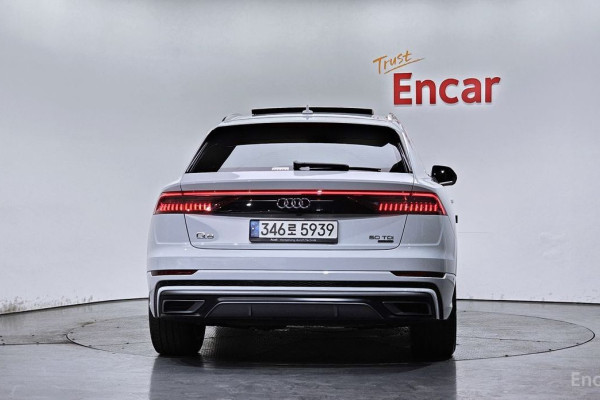 2021 Audi Q8 с пробегом 87 025 км