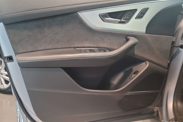 2021 Audi Q8 с пробегом 51 499 км