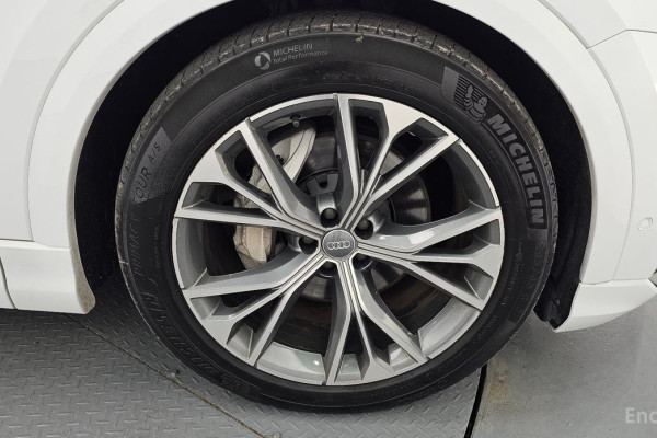 2021 Audi Q8 с пробегом 87 025 км