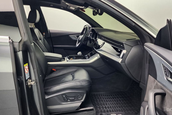 2020 Audi Q8 с пробегом 50 049 км