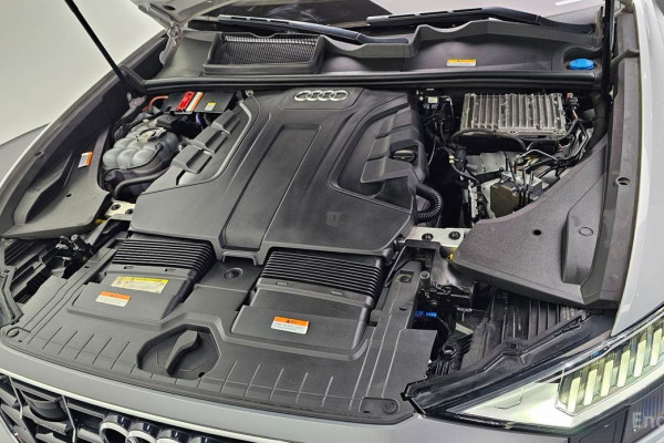 2021 Audi Q8 с пробегом 87 025 км