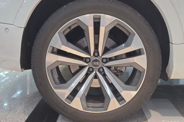 2023 Audi Q8 с пробегом 38 776 км