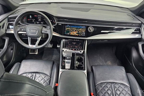 2021 Audi Q8 с пробегом 87 025 км