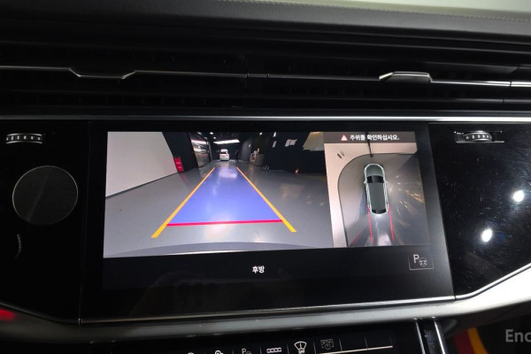 2022 Audi Q8 с пробегом 96 025 км