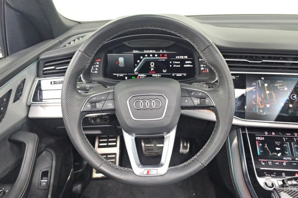 2023 Audi Q8 с пробегом 43 383 км