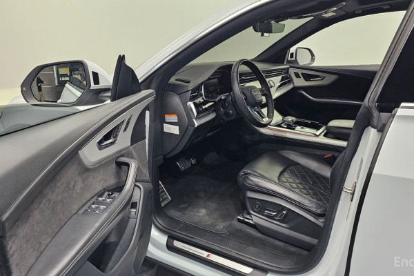 2021 Audi Q8 с пробегом 87 025 км
