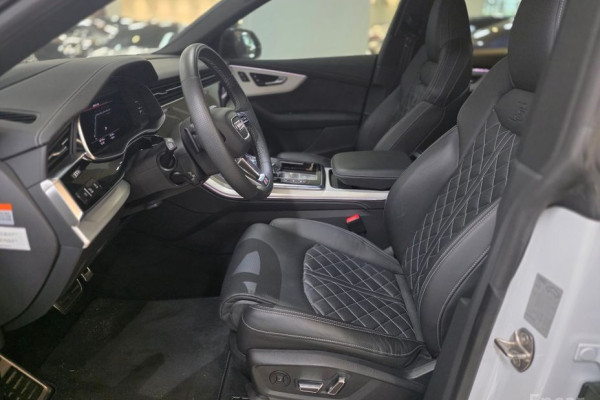 2023 Audi Q8 с пробегом 38 776 км