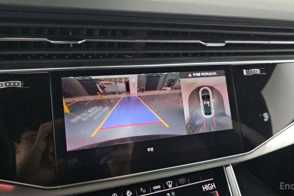 2023 Audi Q8 с пробегом 43 383 км