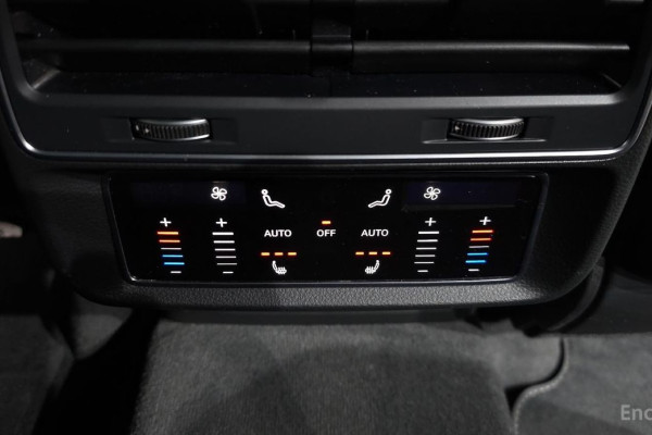 2022 Audi Q8 с пробегом 96 025 км