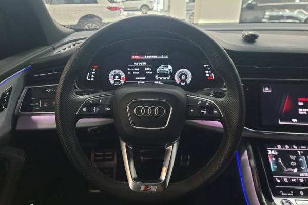 2021 Audi Q8 с пробегом 51 499 км