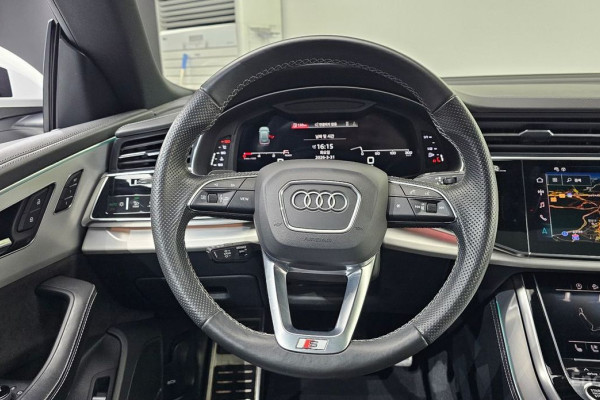 2021 Audi Q8 с пробегом 87 025 км