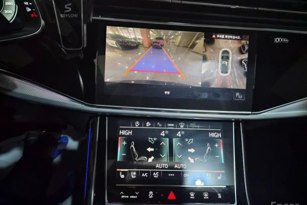 2021 Audi Q8 с пробегом 105 189 км