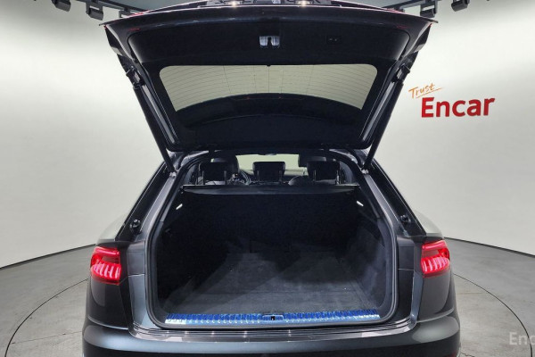 2020 Audi Q8 с пробегом 50 049 км