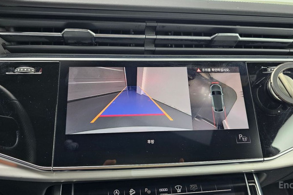 2021 Audi Q8 с пробегом 87 025 км