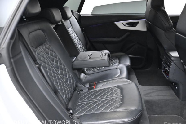 2020 Audi Q8 с пробегом 74 131 км