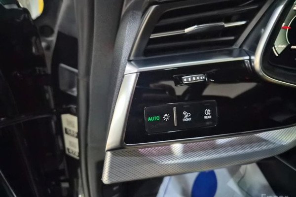 2021 Audi Q8 с пробегом 105 189 км